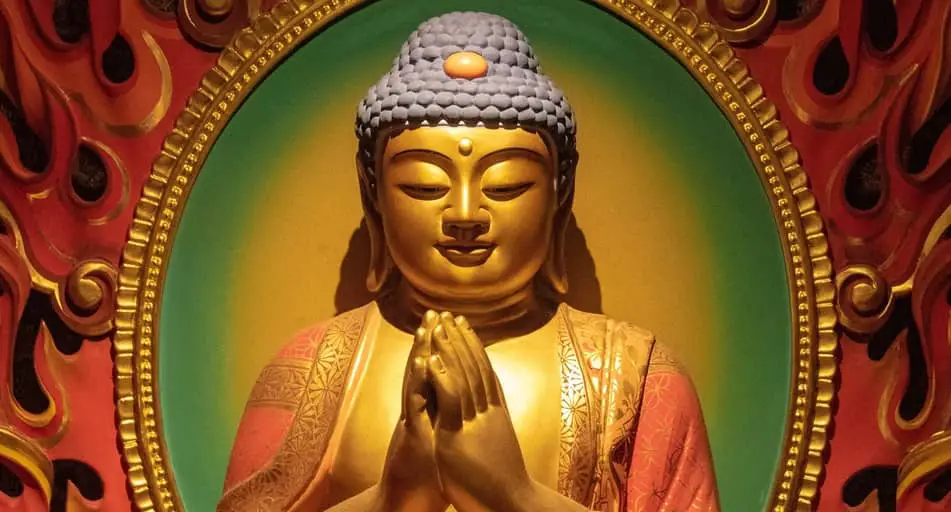 buddha statue showing how to develop an inner smile 
