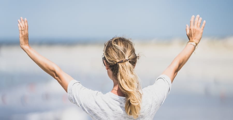 women showing what does qigong look like