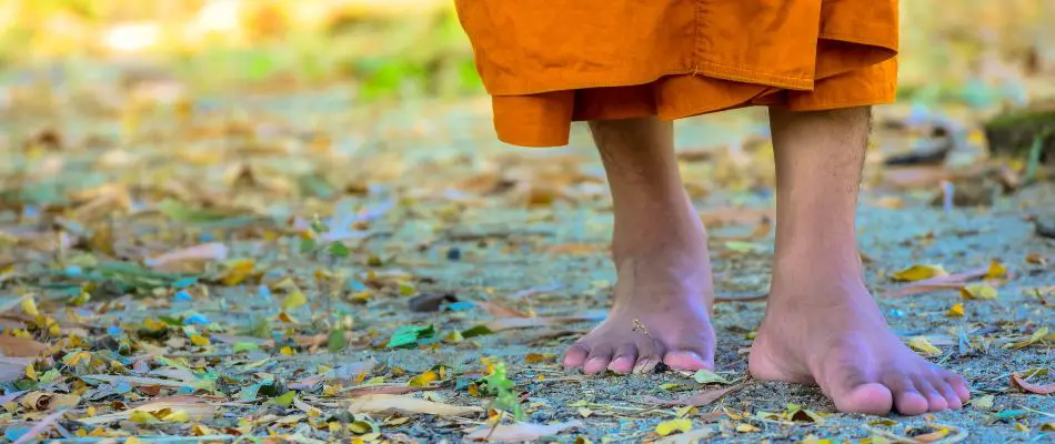 2 Advantages to Walking Meditation That You Can’t Get from Other Styles
